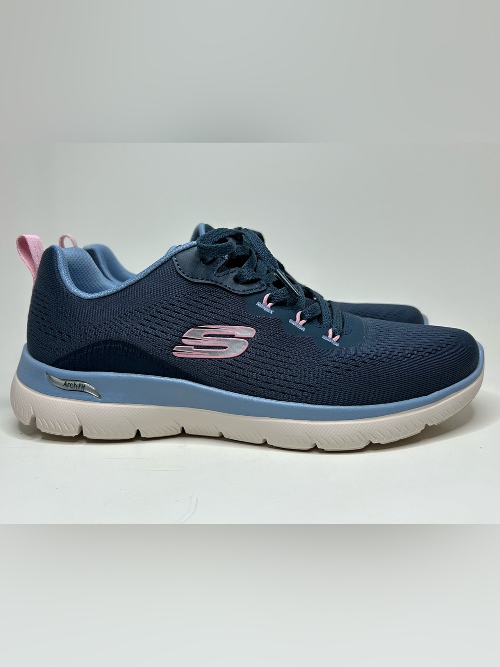 Skechers Arch Fit Blue & Pink Athletic Running Casual Sneaker Size 8.5